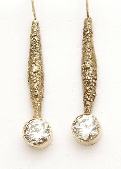 Reticulated Earring With Stone