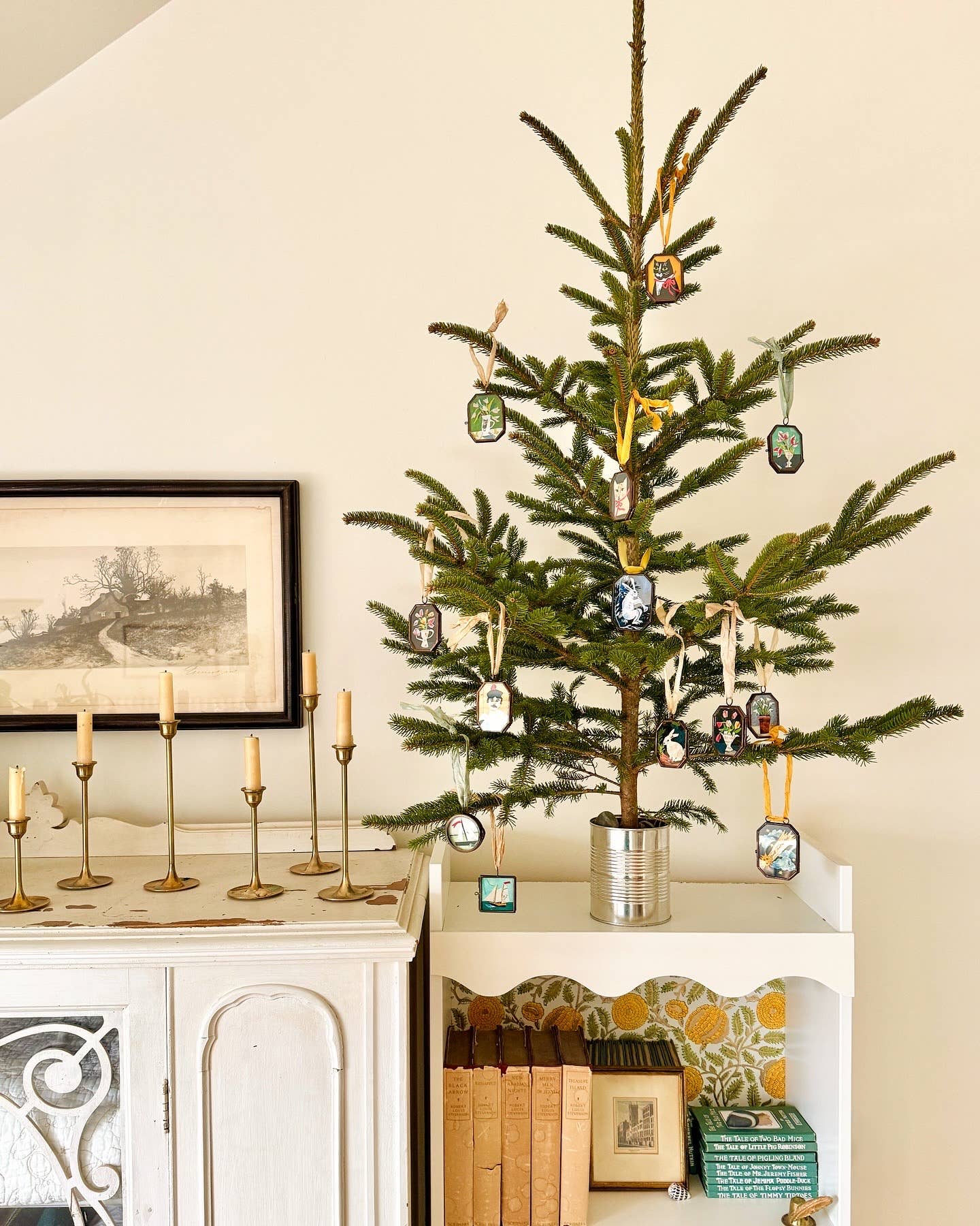 Virdi Parrot ~ Art Locket Ornament Chinoiserie Handmade