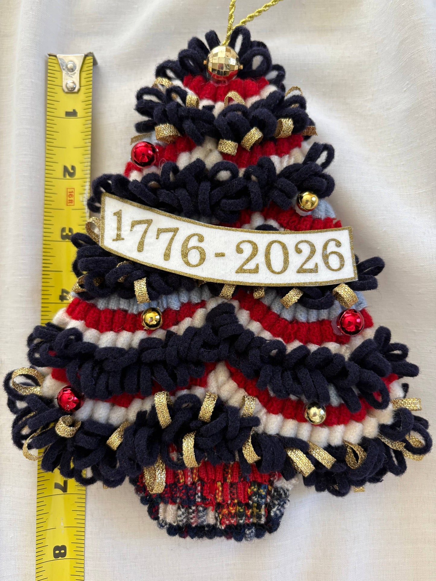 America 250 Cheery Tree - Hooked Rug Christmas Decor