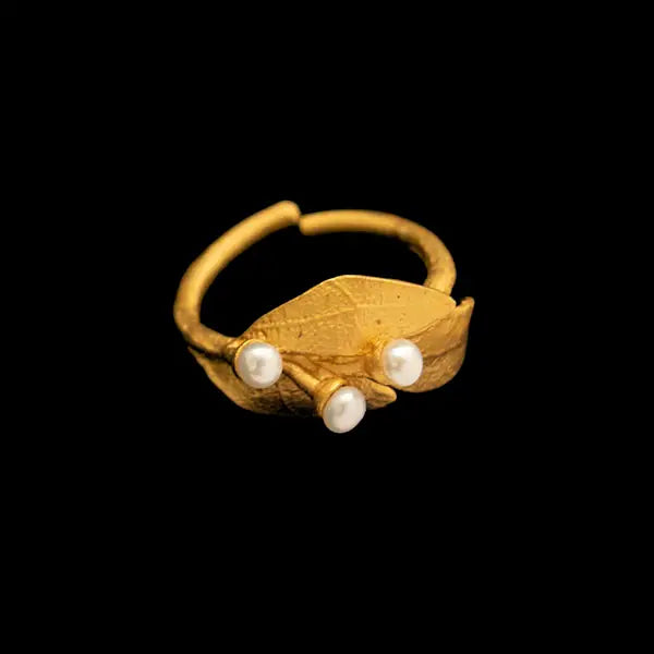 Bay Laurel Gold Ring