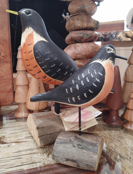wooden-hand-carved-robin-bird-decor
