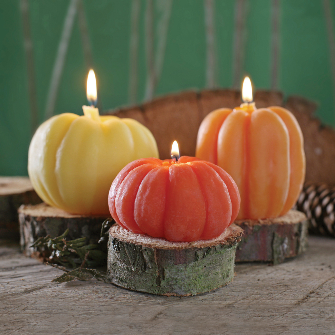 Beeswax Pumpkin Candles: Small (3" x 2")