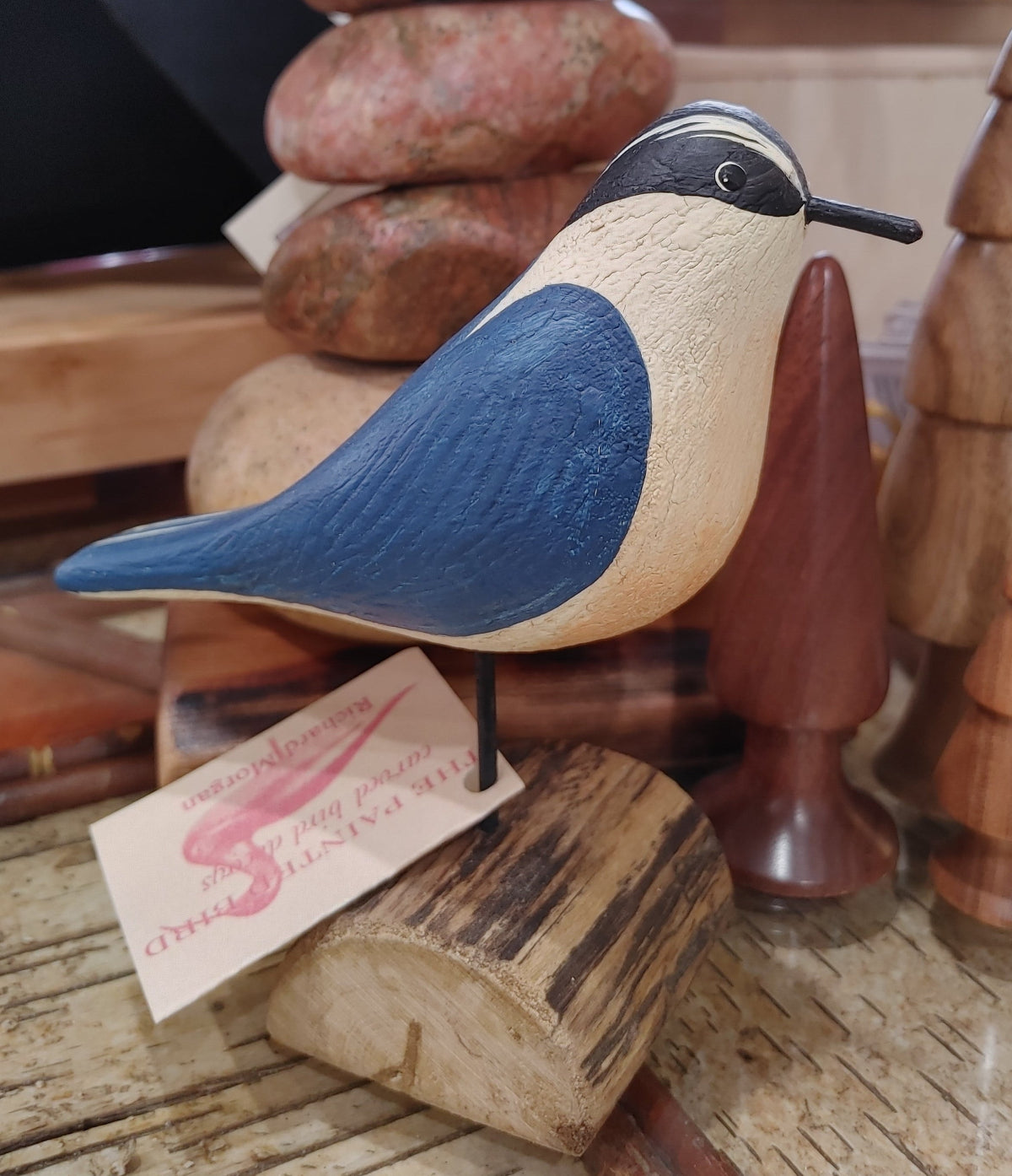 nuthatch-craved-bird-wooden-art