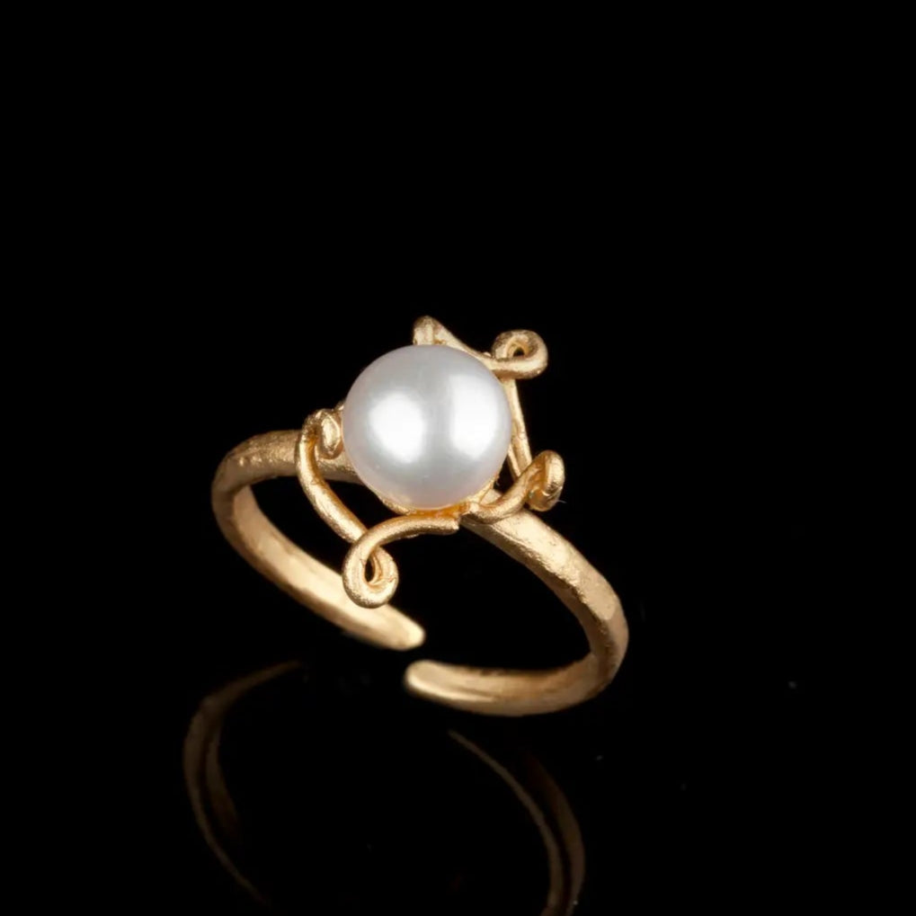 single-pea-pod-gold-ring-pearl-bead