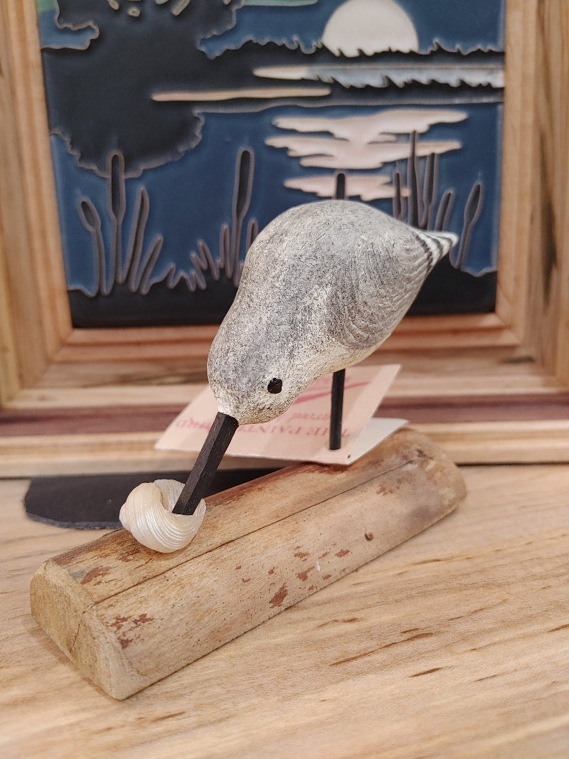 eating-sandpiper-decor-carved-bird