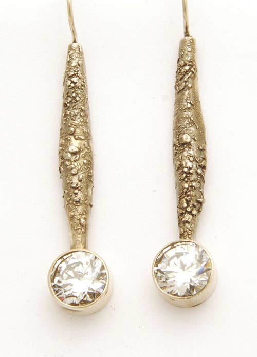 Reticulated Earring With Stone