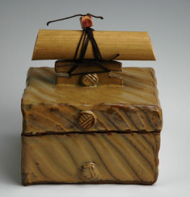 Ceramic Ripple Box with Bamboo Handle