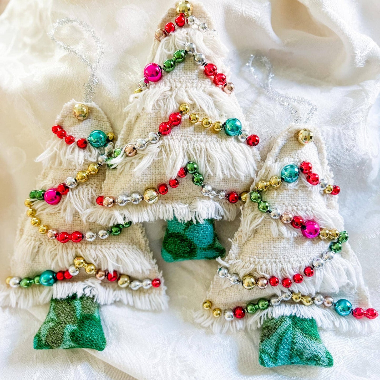 Mod Beads Cheery Tree - Hooked Rug Christmas Tree Decor