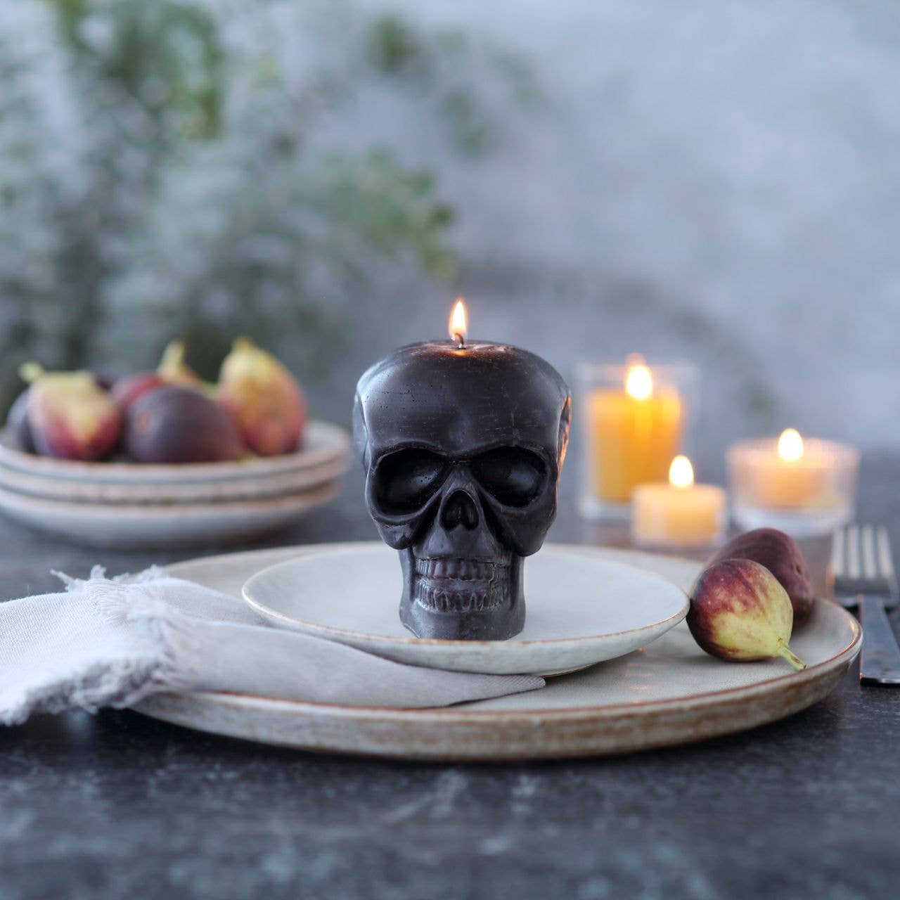 Sculpted Skull Candle – 100% Beeswax – Black