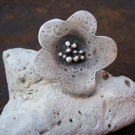 Bold Silver Flower Ring – Size 6