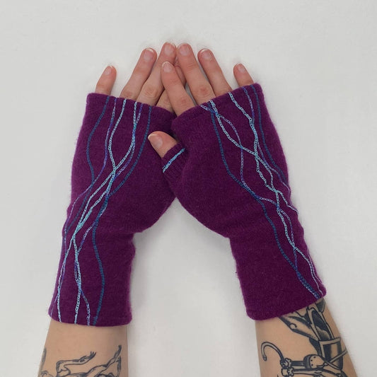 Fingerless Cashmere Gloves-Squiggle: Blue on Plum / One Size Fits Most