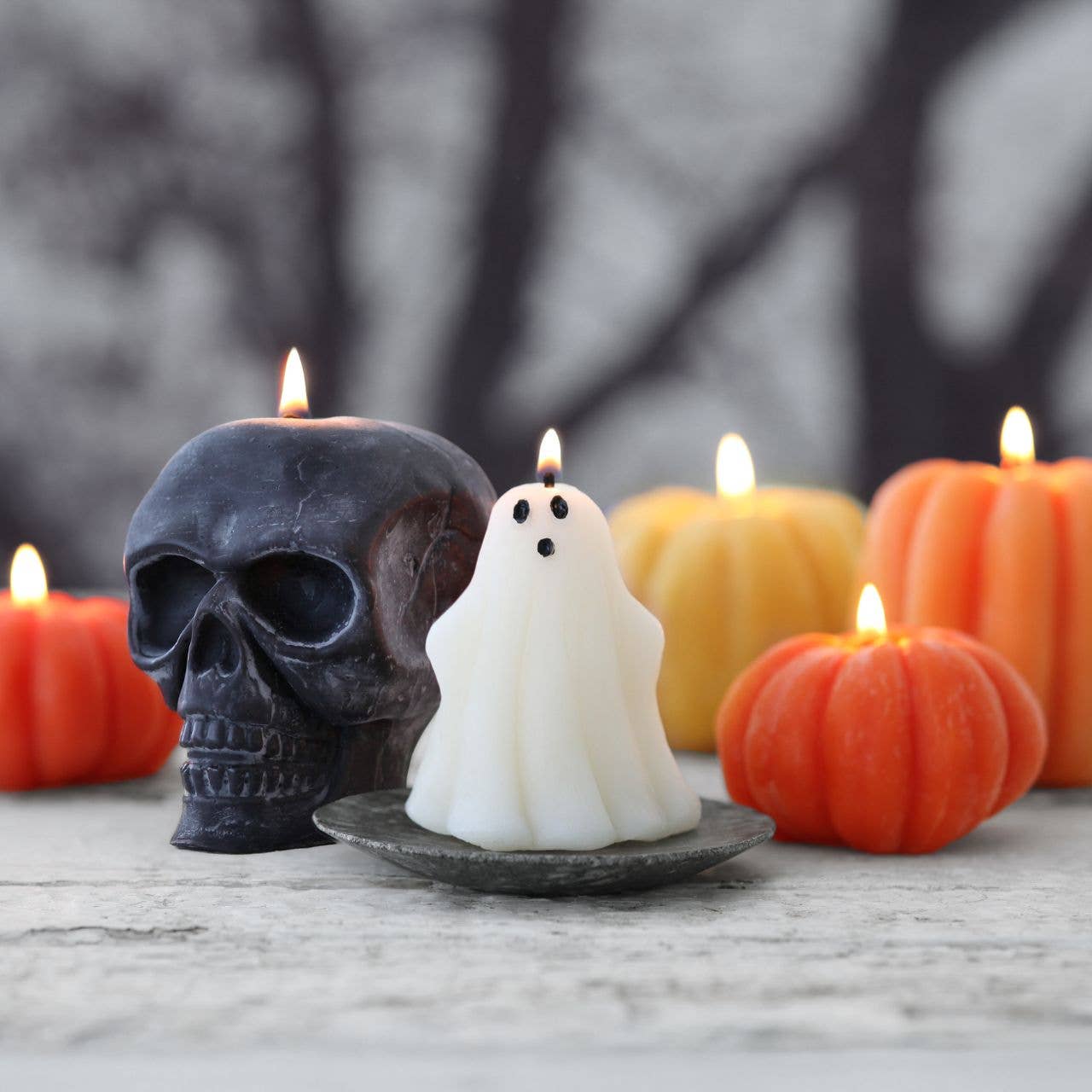 Sculpted Skull Candle – 100% Beeswax – Black