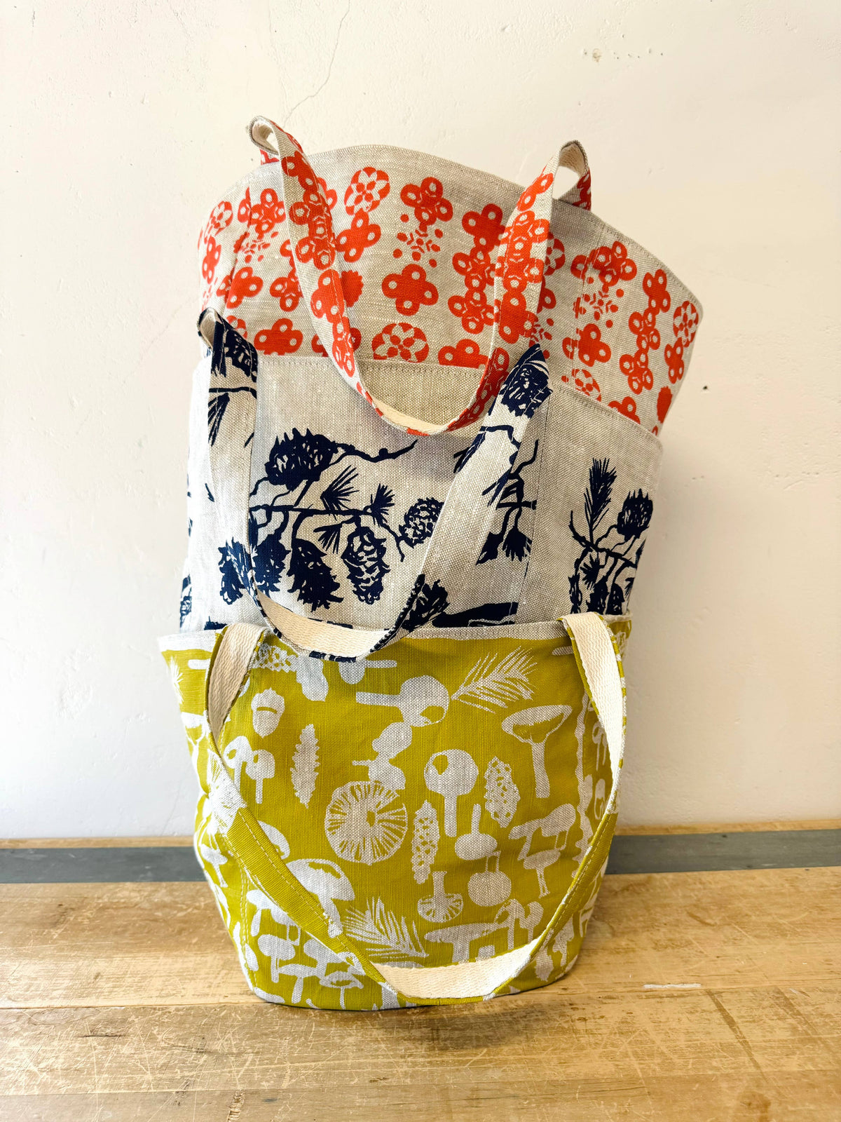 Pine Cone Heavy Linen Boho Tote Bag: Navy