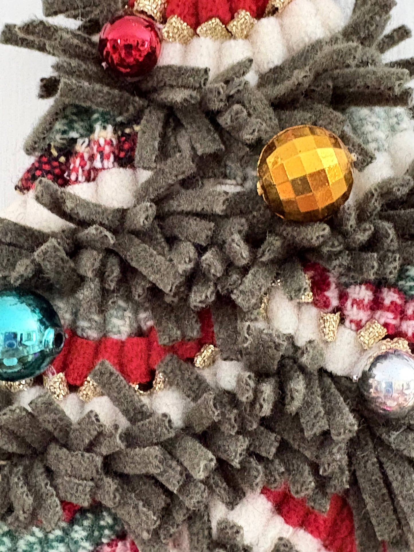Merry Christmas Cheery Tree - Hooked Rug Decor
