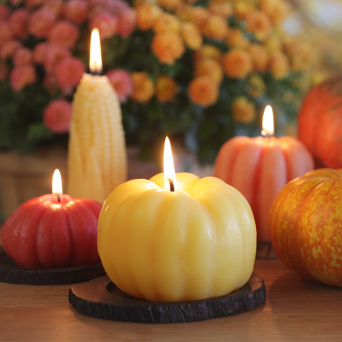 Beeswax Pumpkin Candles: Medium (3" x 3.25")