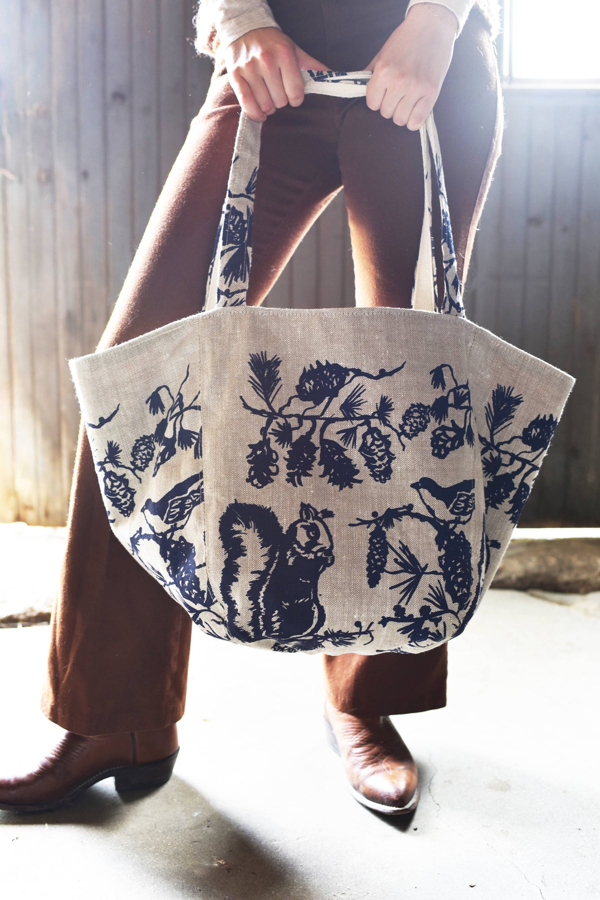 Pine Cone Heavy Linen Boho Tote Bag: Navy