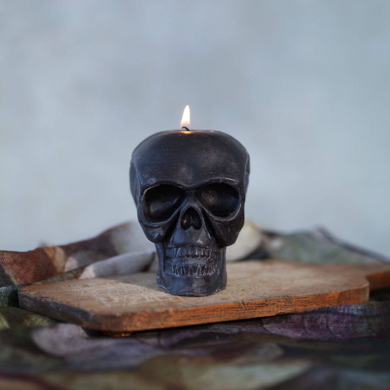 Sculpted Skull Candle – 100% Beeswax – Black