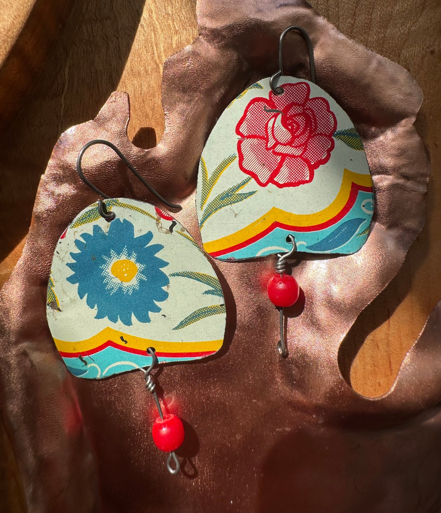 Floral Vintage Tin Earrings - Hypoallergenic Niobium Ear Wires