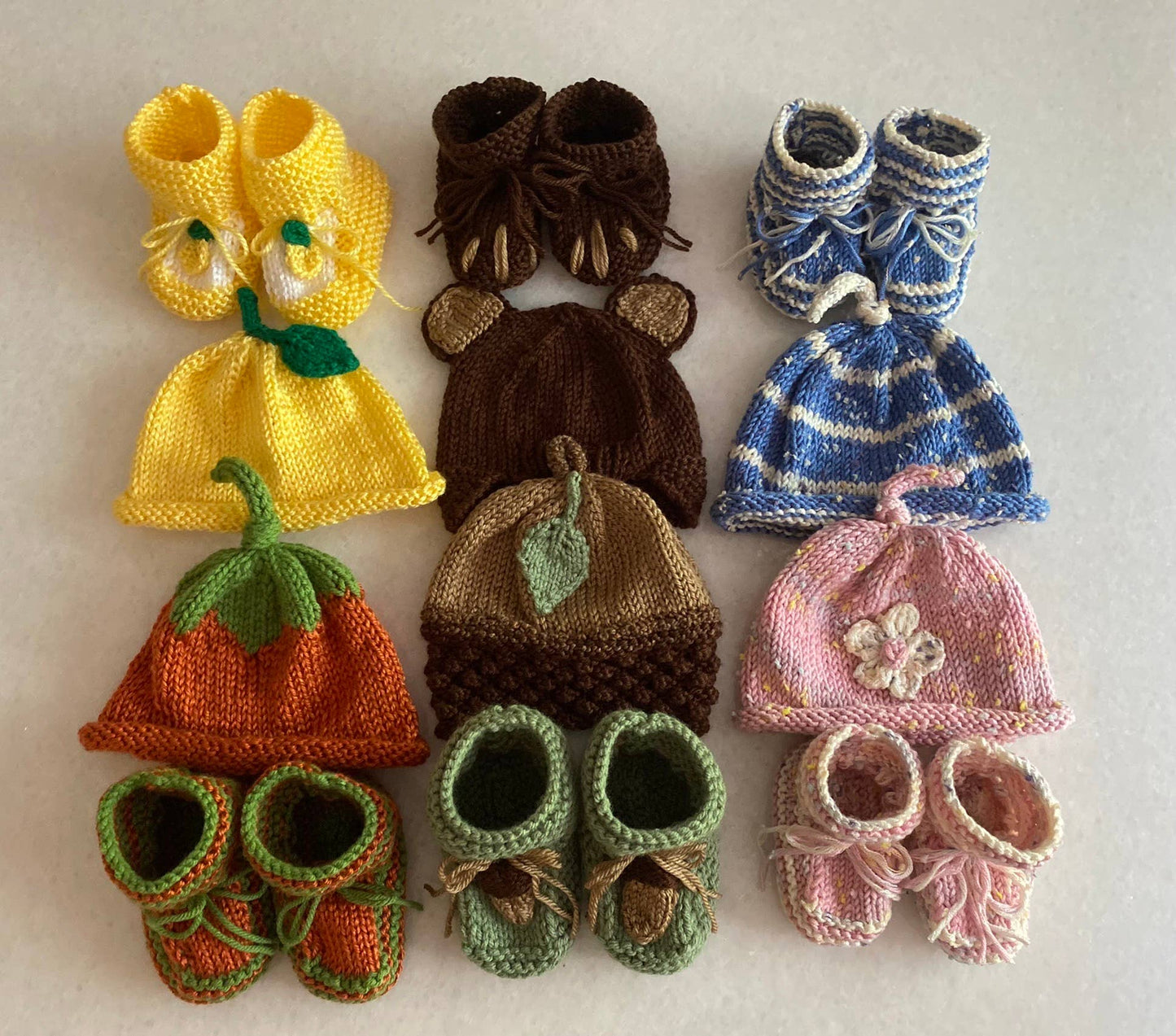 Flower; Hand knit hat and/or booties; baby toddler; girl: Baby hat
