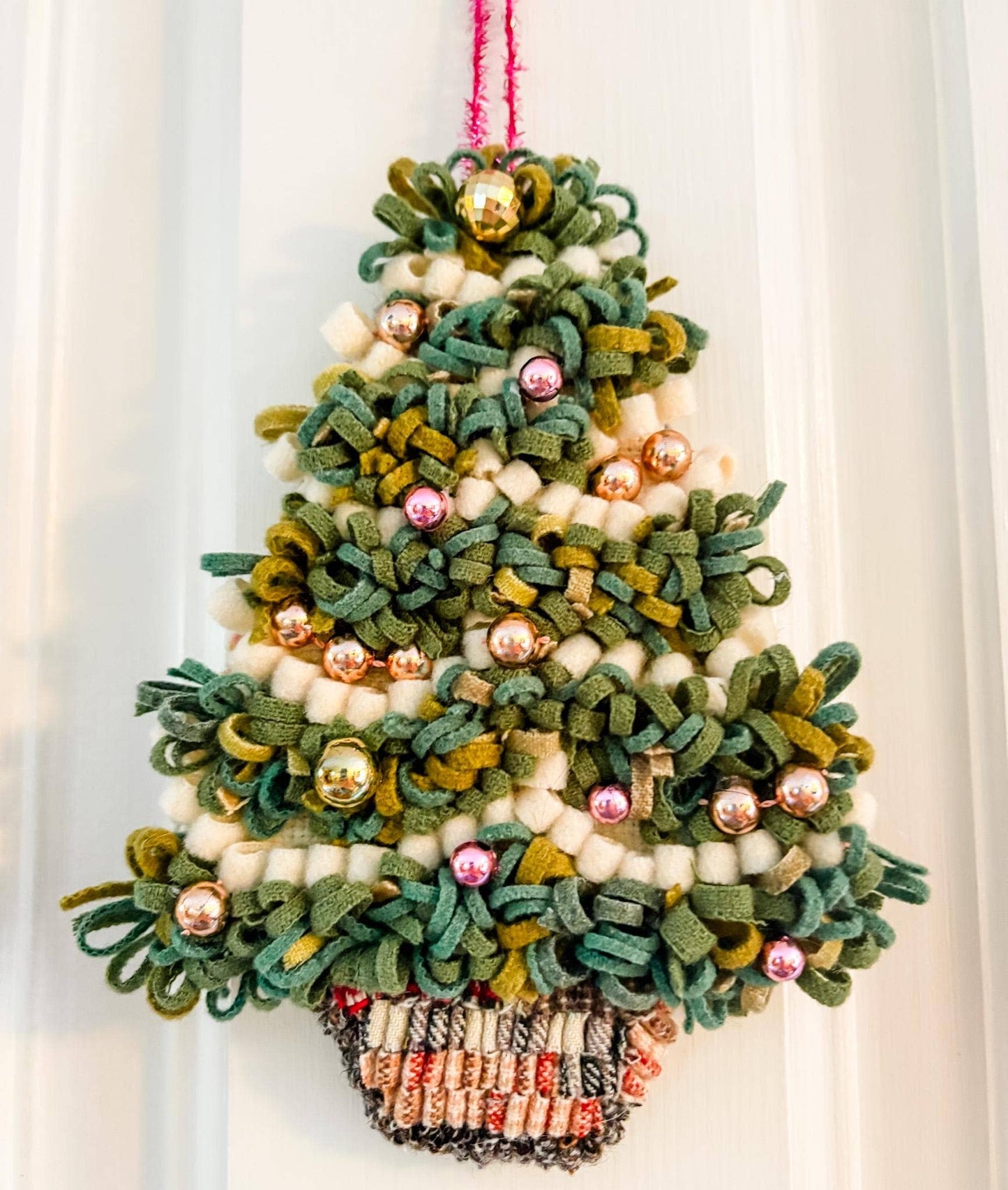 Winter Garden Cheery Tree - Hooked Rug Christmas Tree Decor
