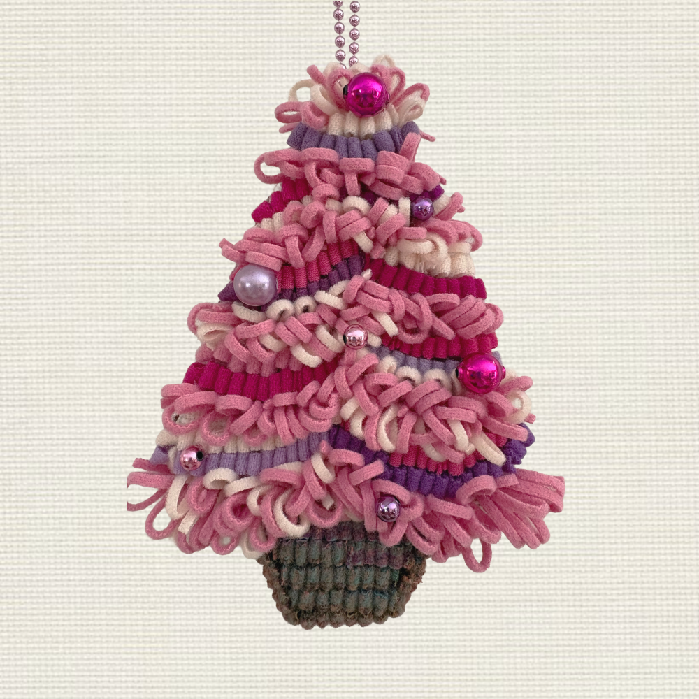 Sugarplum Cheery Tree - Hooked Rug Christmas Decor
