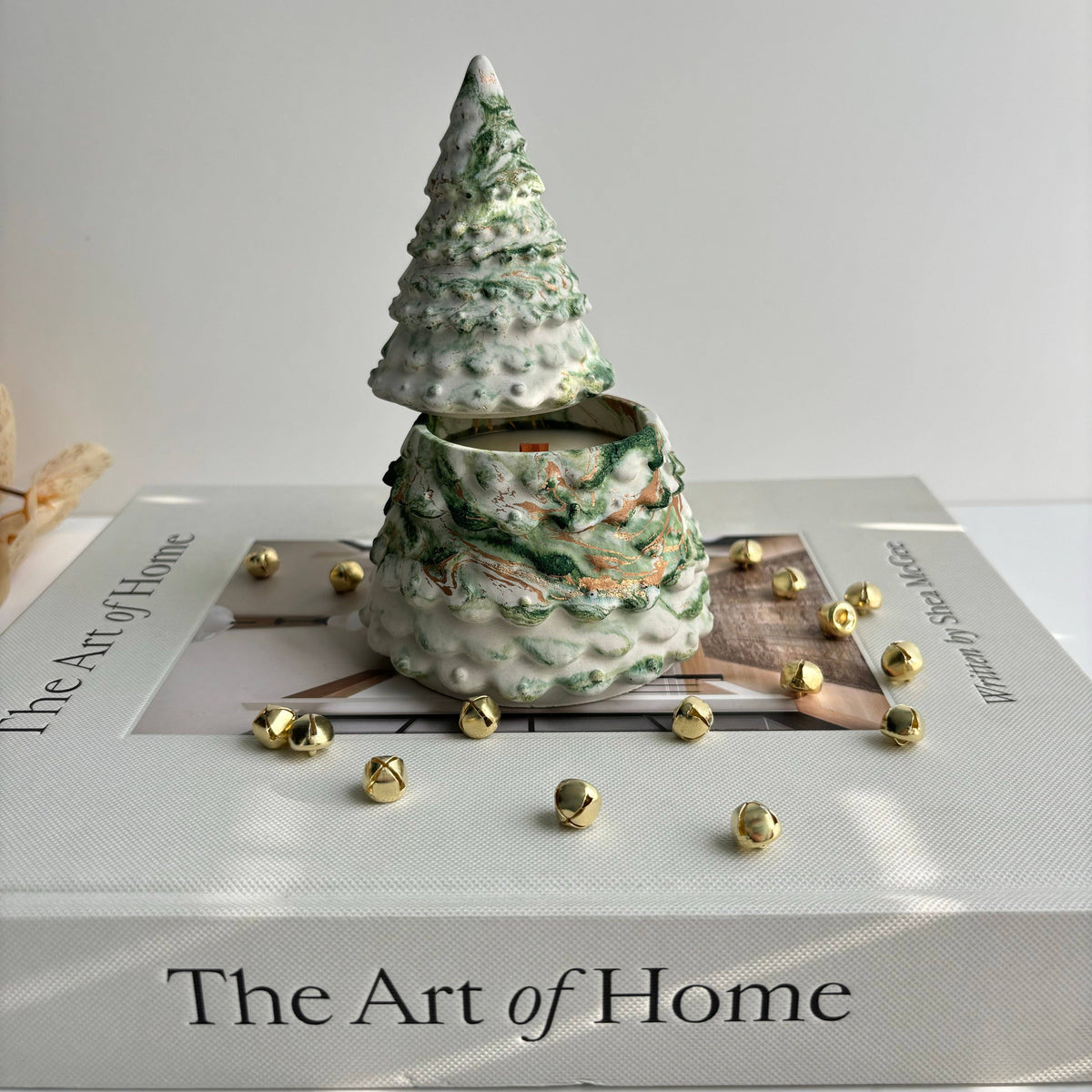 Christmas Tree Candle Pot | Holiday Candle: Green Fusion Marble / Oakmoss & Amber