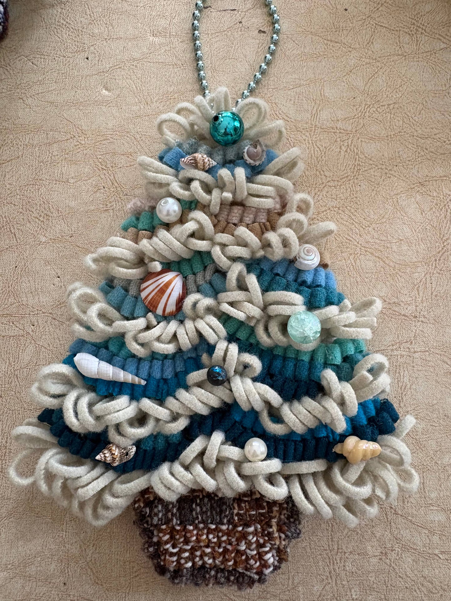 Shoreline Holiday Cheery Tree - Hooked Rug Decor