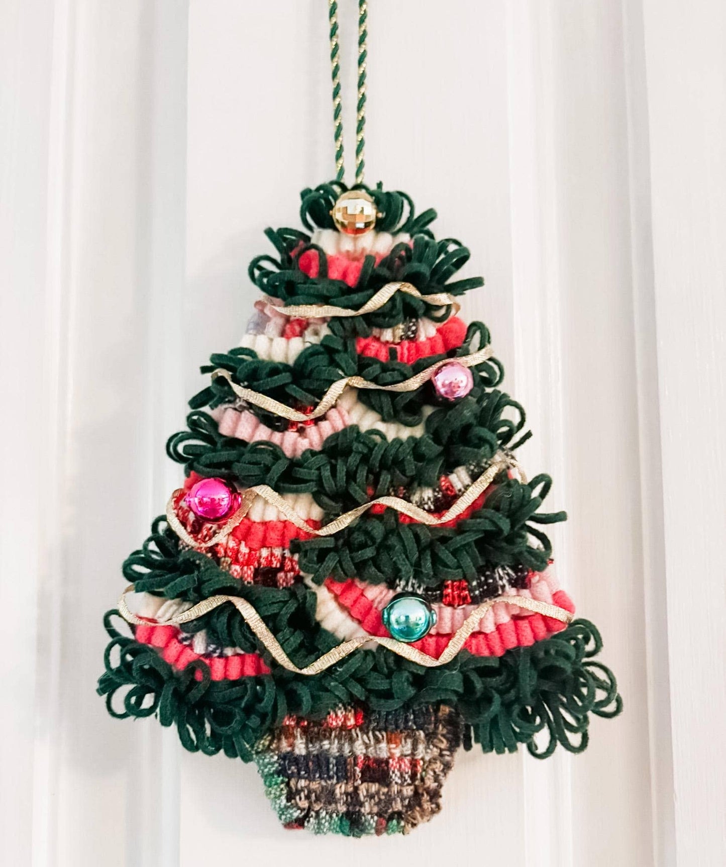 Holly Berry Cheery Tree - Hooked Rug Christmas Tree Decor