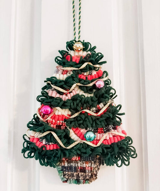 Holly Berry Cheery Tree - Hooked Rug Christmas Tree Decor