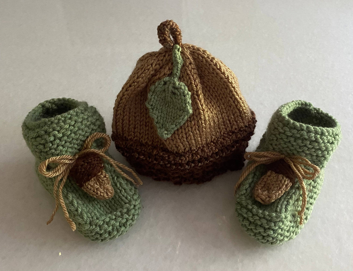 Acorn; hand knit baby hat and/or booties - baby toddler: Baby booties