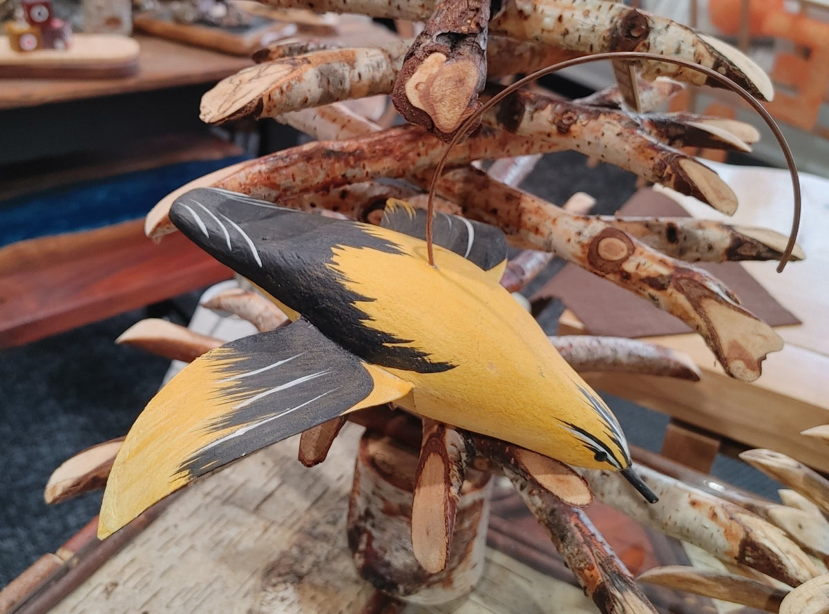 flying-goldfinch-painted-decoy-decor
