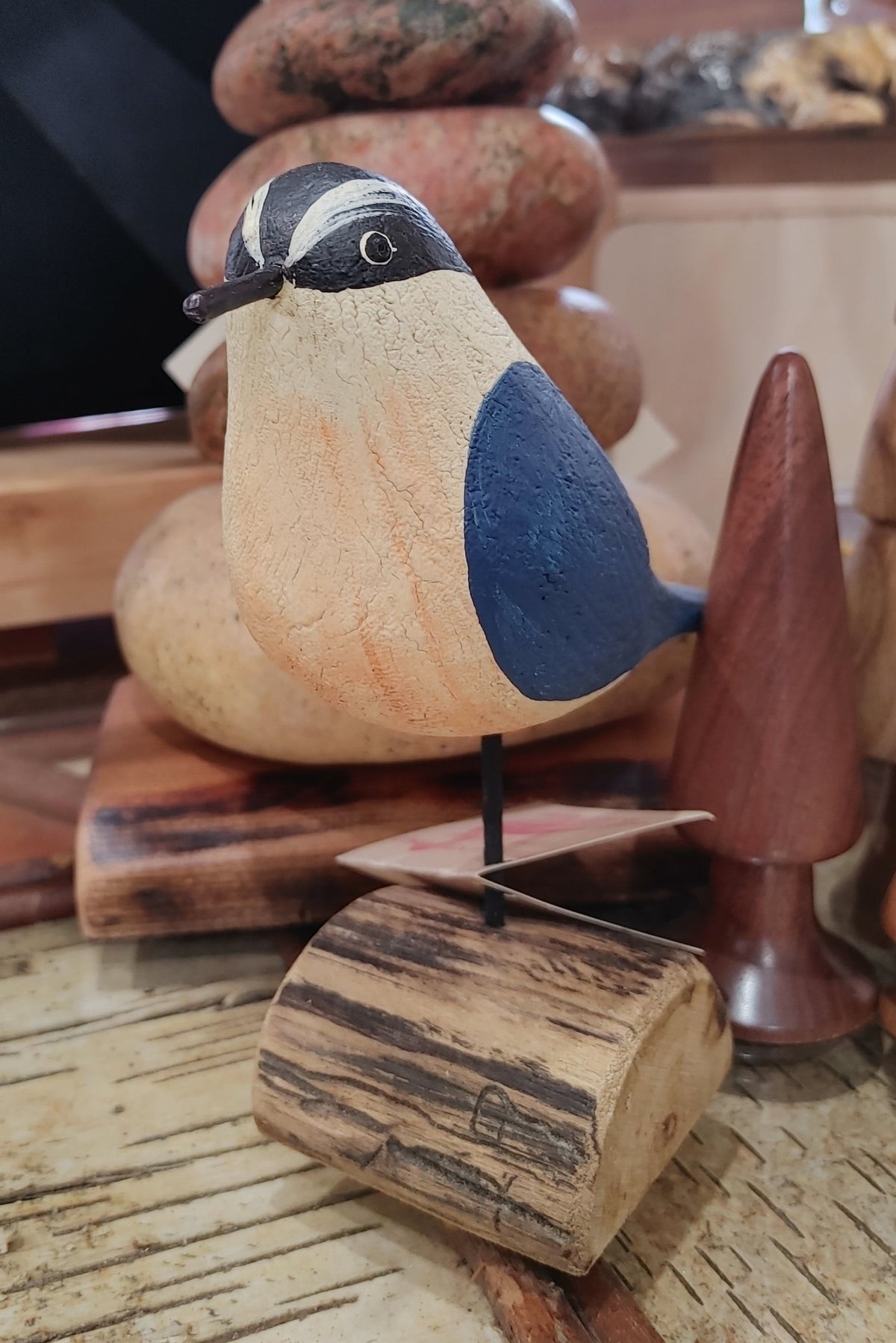 nuthatch-carved-bird-sculpture