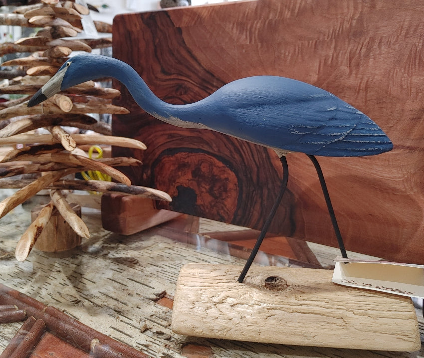 walking-blue-heron-artwork-sculpture